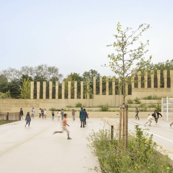 CMA_a+_T.V_04_cour haute_300dpi