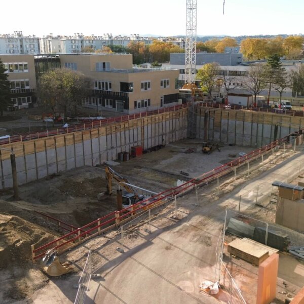 Chantier du complexe sportif Kennedy à Lyon, a+ samueldelmas