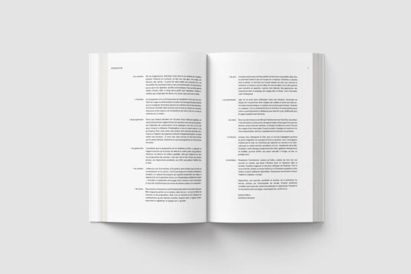 Mono2_Mockup_livre ouvert_intro sensible